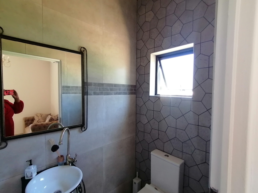 6 Bedroom Property for Sale in Wilkoppies North West